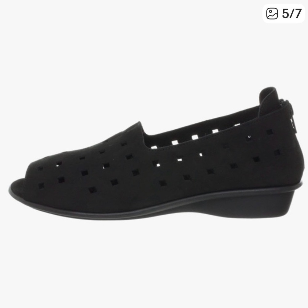 Sesto Meucci Evonne Black Perforated Flats, Size 7 1/2 - Picture 6 of 6